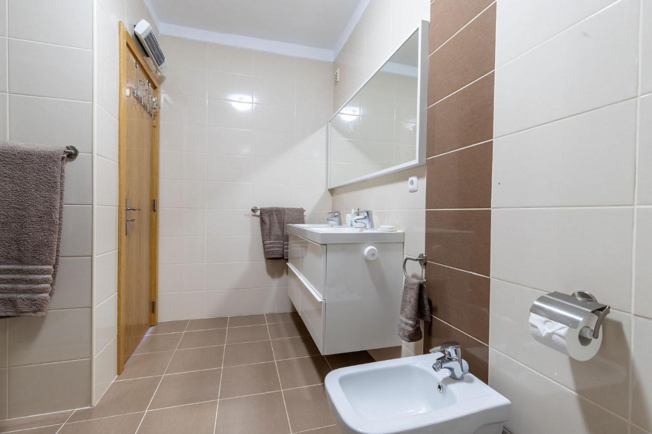Lovely One Bedroom Apartment In อัลวอร์ ภายนอก รูปภาพ
